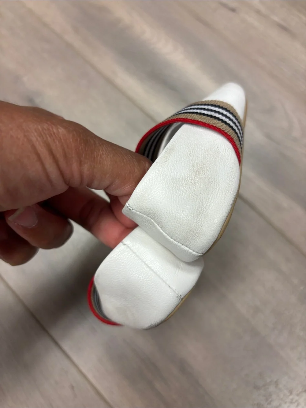 Burberry classic white